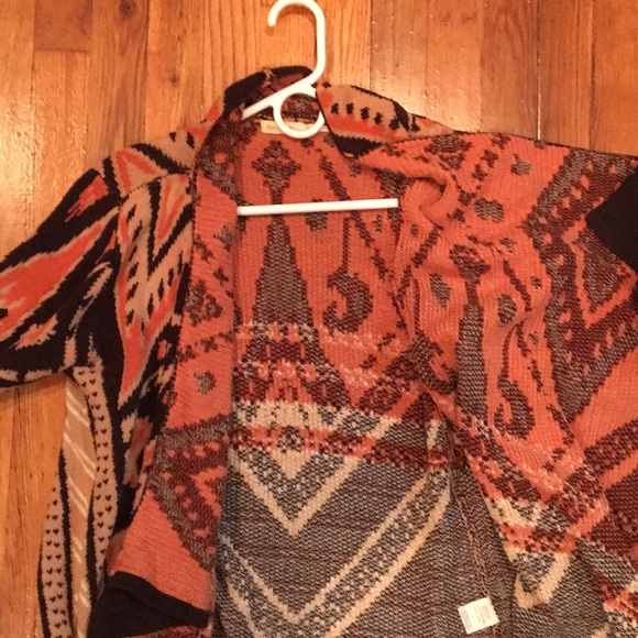 Angled Bottom Sweater - Picture 3 of 6